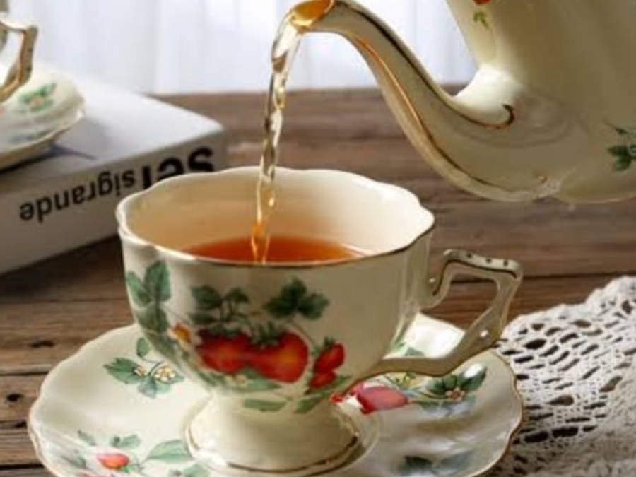 Shahad Wali Chai — Finished with honey for a smooth, golden sweetness.